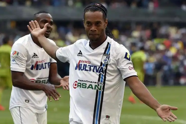 一种蓄势待 一种蓄势待