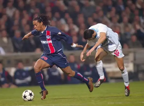 出色表现震 出色表现震